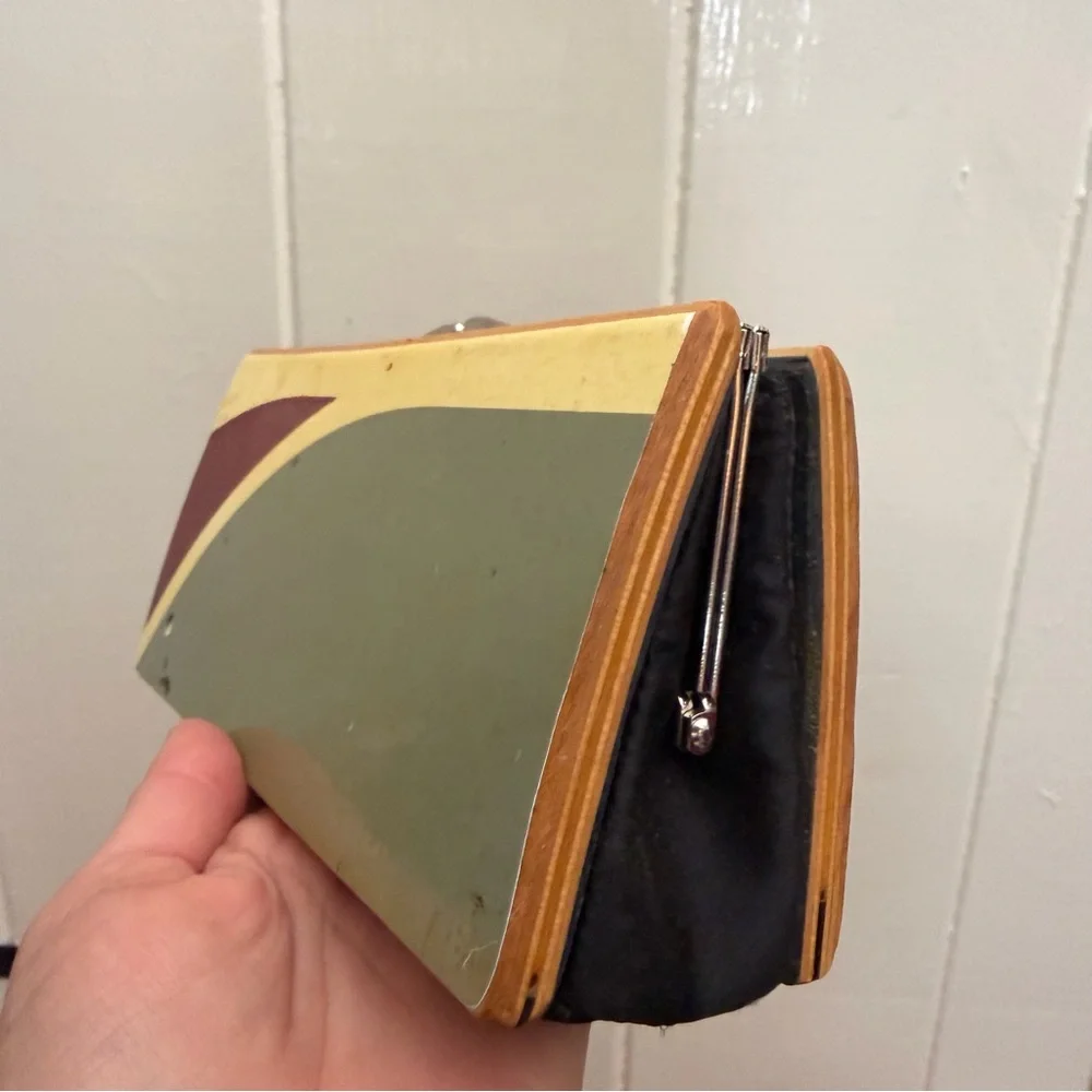 Unique Beck(y) Skateboard Clutch - Picture 6 of 6